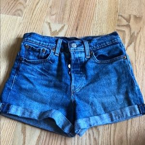 Levi’s wedgie fit high rise shorts